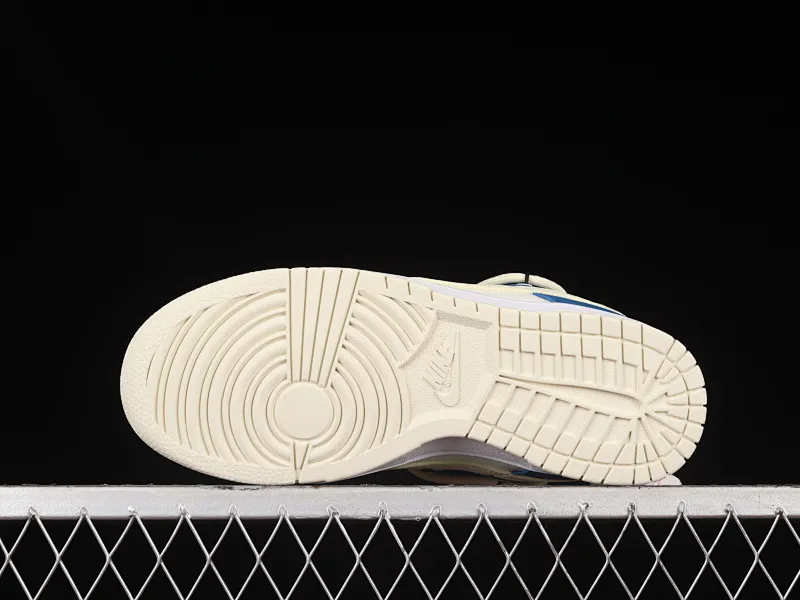 All categories Nk SB Dunk series Nk SB Dunk Low Low-top sneakers Nk Dunk Low Black, white and blue color matching Customized version of deconstructed strap casual sneakers DJ6188-100